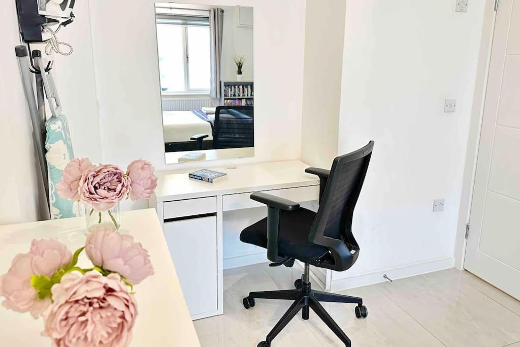 Walnut Luxurious 2-Bedroom With Ensuite - Parking, Netflix, Wifi - Close To Oxford, Bicester & Blenheim Palace Кидлингтън Екстериор снимка