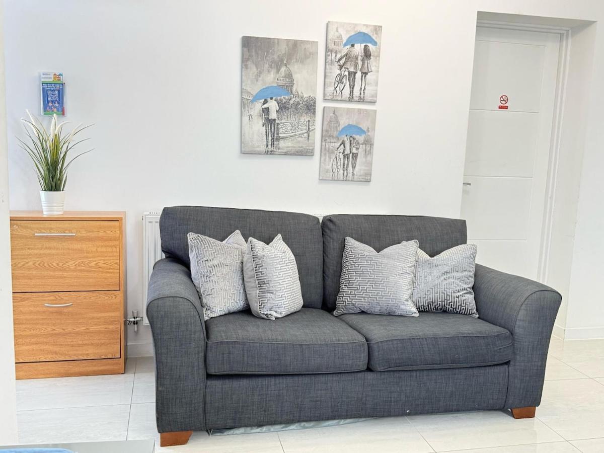 Walnut Luxurious 2-Bedroom With Ensuite - Parking, Netflix, Wifi - Close To Oxford, Bicester & Blenheim Palace Кидлингтън Екстериор снимка