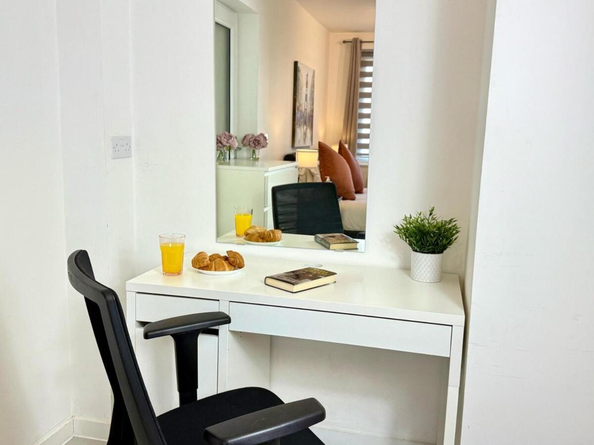 Walnut Luxurious 2-Bedroom With Ensuite - Parking, Netflix, Wifi - Close To Oxford, Bicester & Blenheim Palace Кидлингтън Екстериор снимка