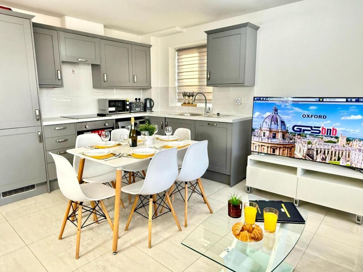 Walnut Luxurious 2-Bedroom With Ensuite - Parking, Netflix, Wifi - Close To Oxford, Bicester & Blenheim Palace Кидлингтън Екстериор снимка