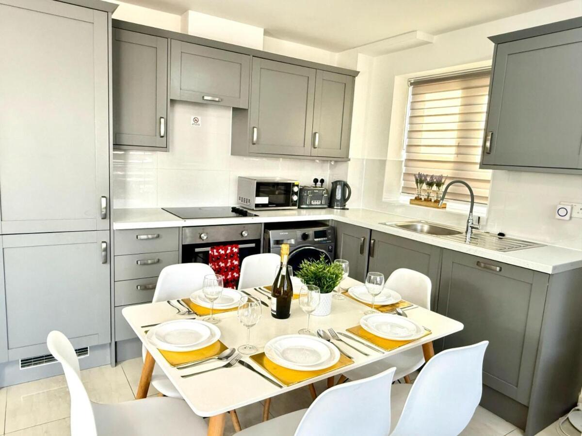 Walnut Luxurious 2-Bedroom With Ensuite - Parking, Netflix, Wifi - Close To Oxford, Bicester & Blenheim Palace Кидлингтън Екстериор снимка