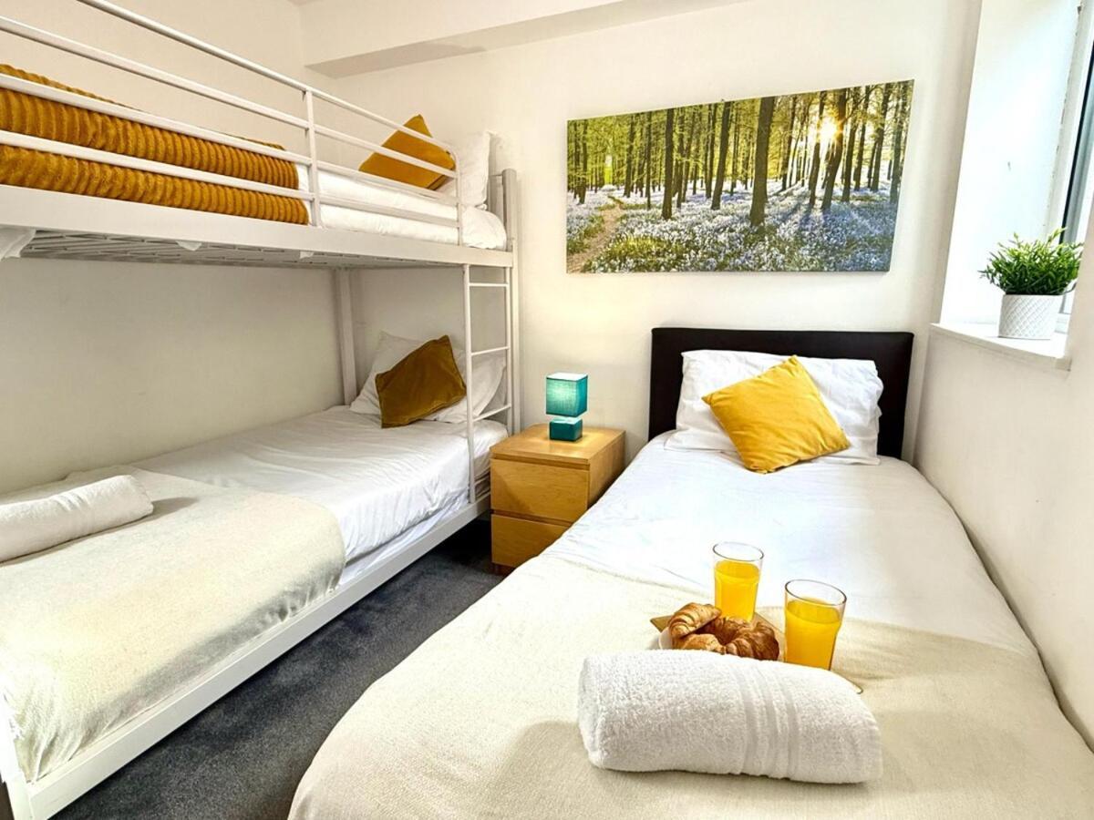 Walnut Luxurious 2-Bedroom With Ensuite - Parking, Netflix, Wifi - Close To Oxford, Bicester & Blenheim Palace Кидлингтън Екстериор снимка